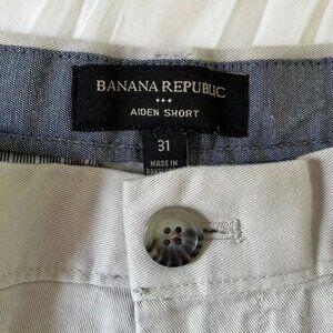 Banana Republic Men's Aiden shorts . Size 31